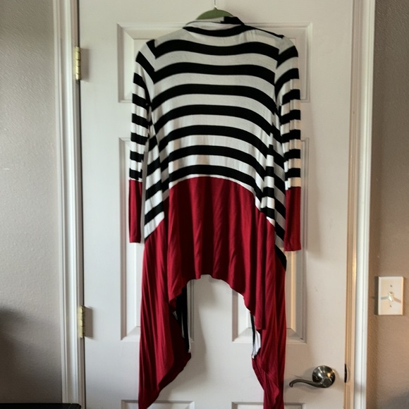 Cute cardigan - Picture 2 of 2